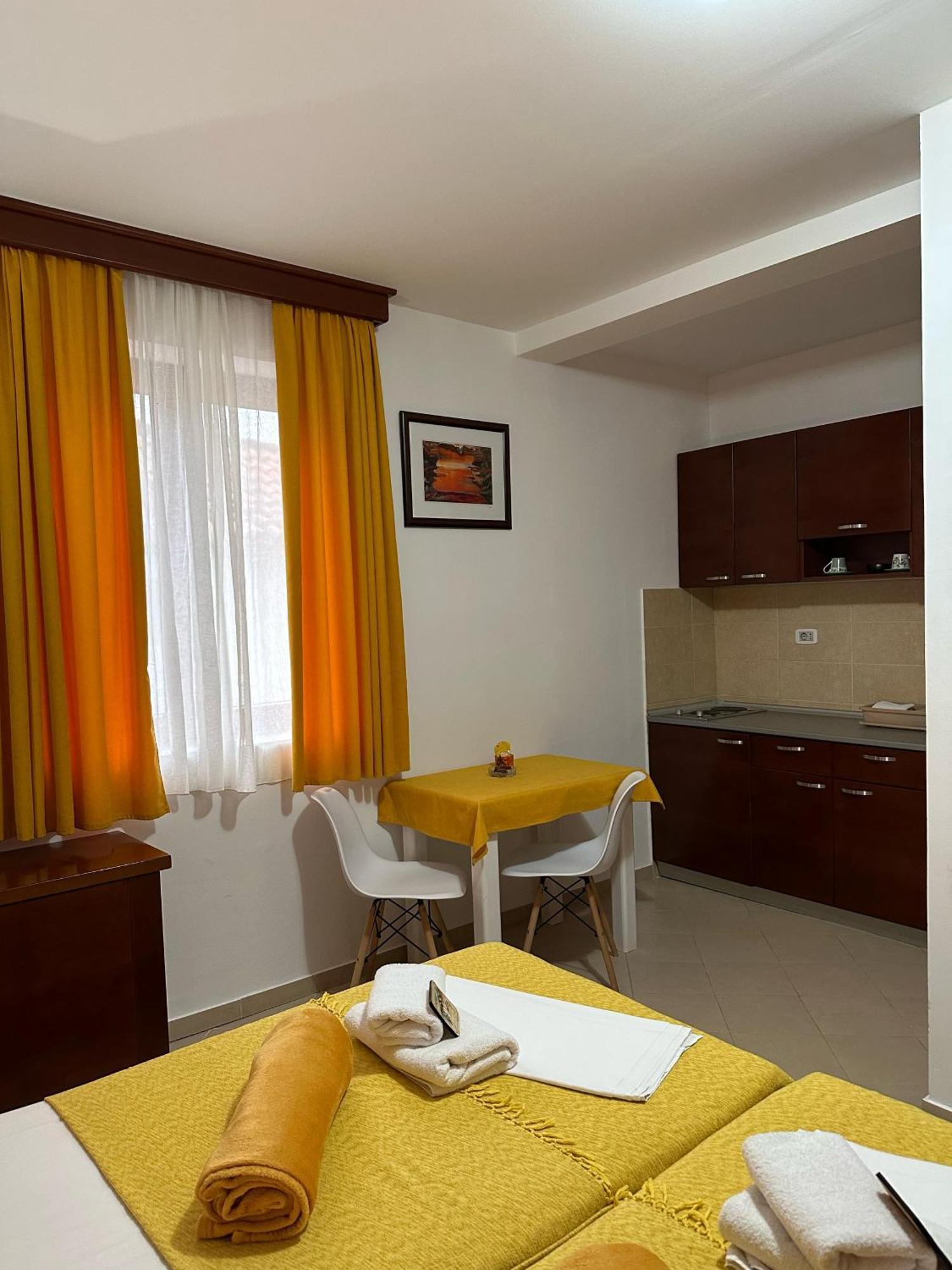Apartments Krapina Lux Budva Buitenkant foto